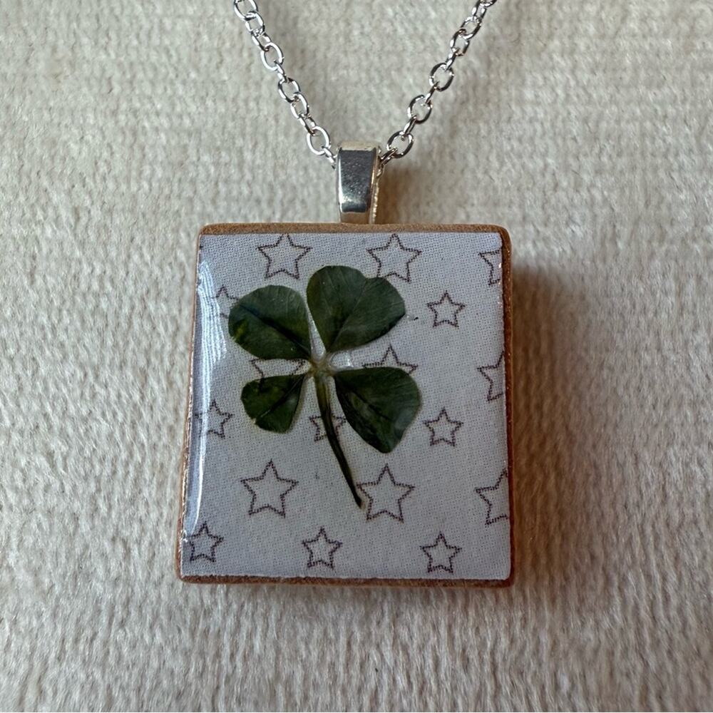 Hand-Crafted‎ Real 4 Four Leaf Clover Scrabble Tile Pendant w/ Silver Chain #03